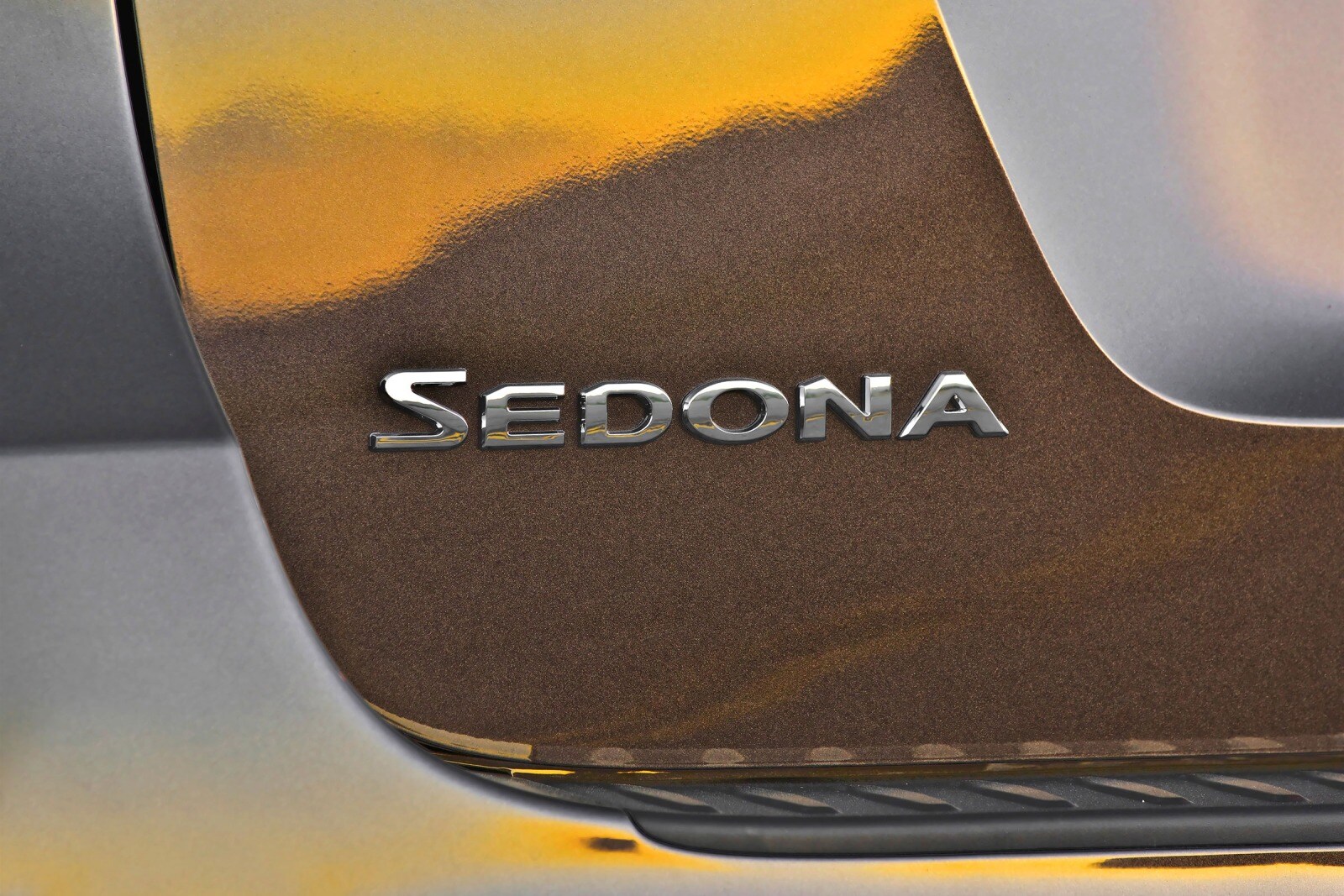 2017 Kia Sedona exterior RBDG