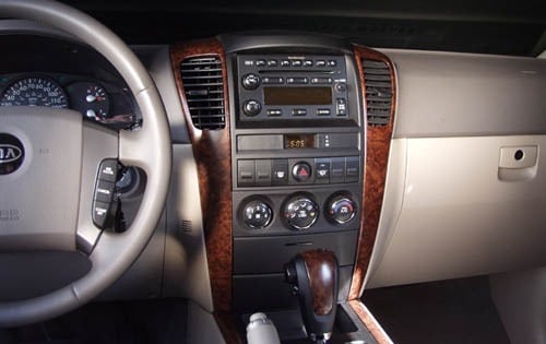 2003 Kia Sorento interior D