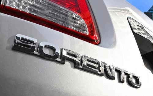 2011 Kia Sorento exterior FBDG