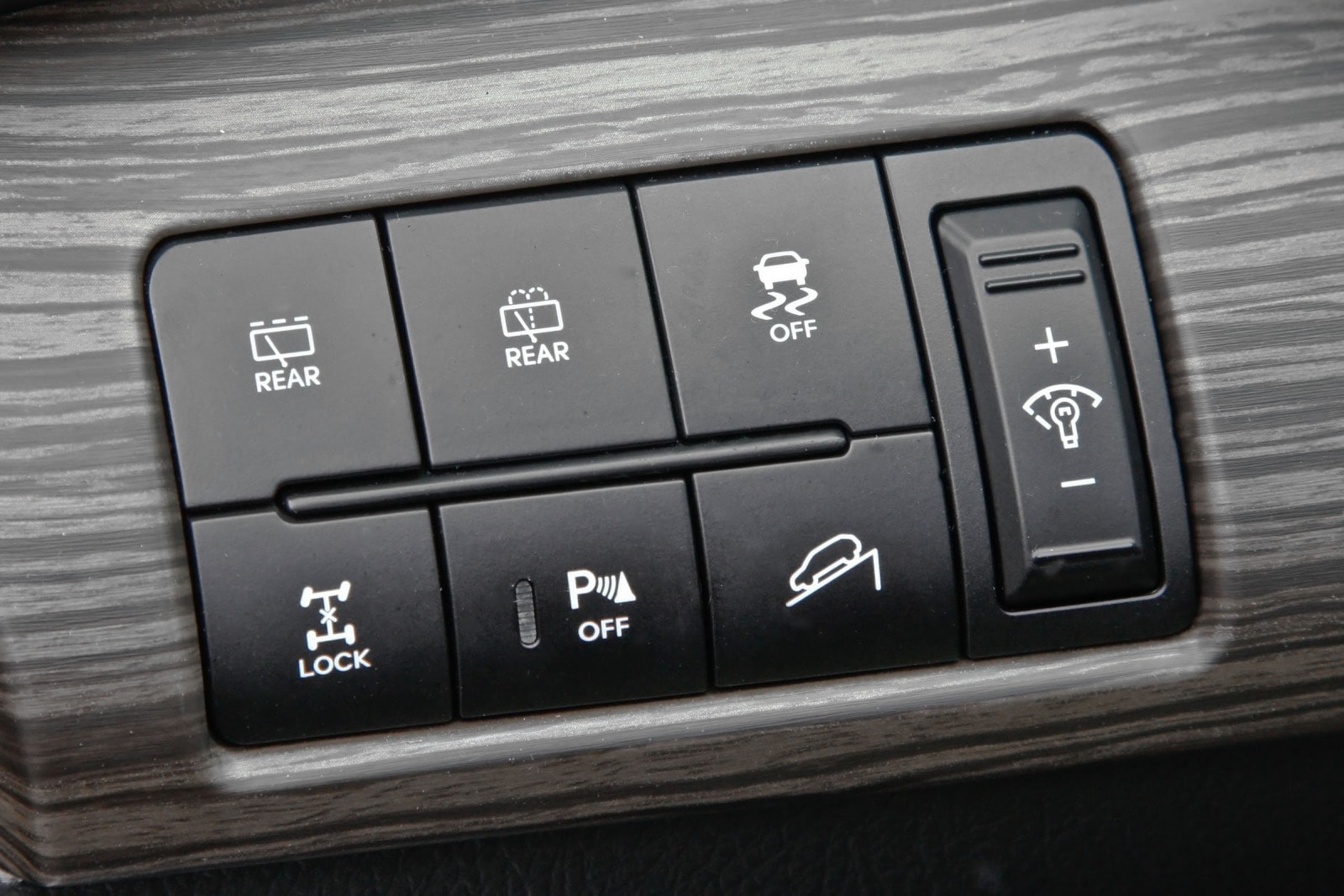 2013 Kia Sorento front safety DETAIL