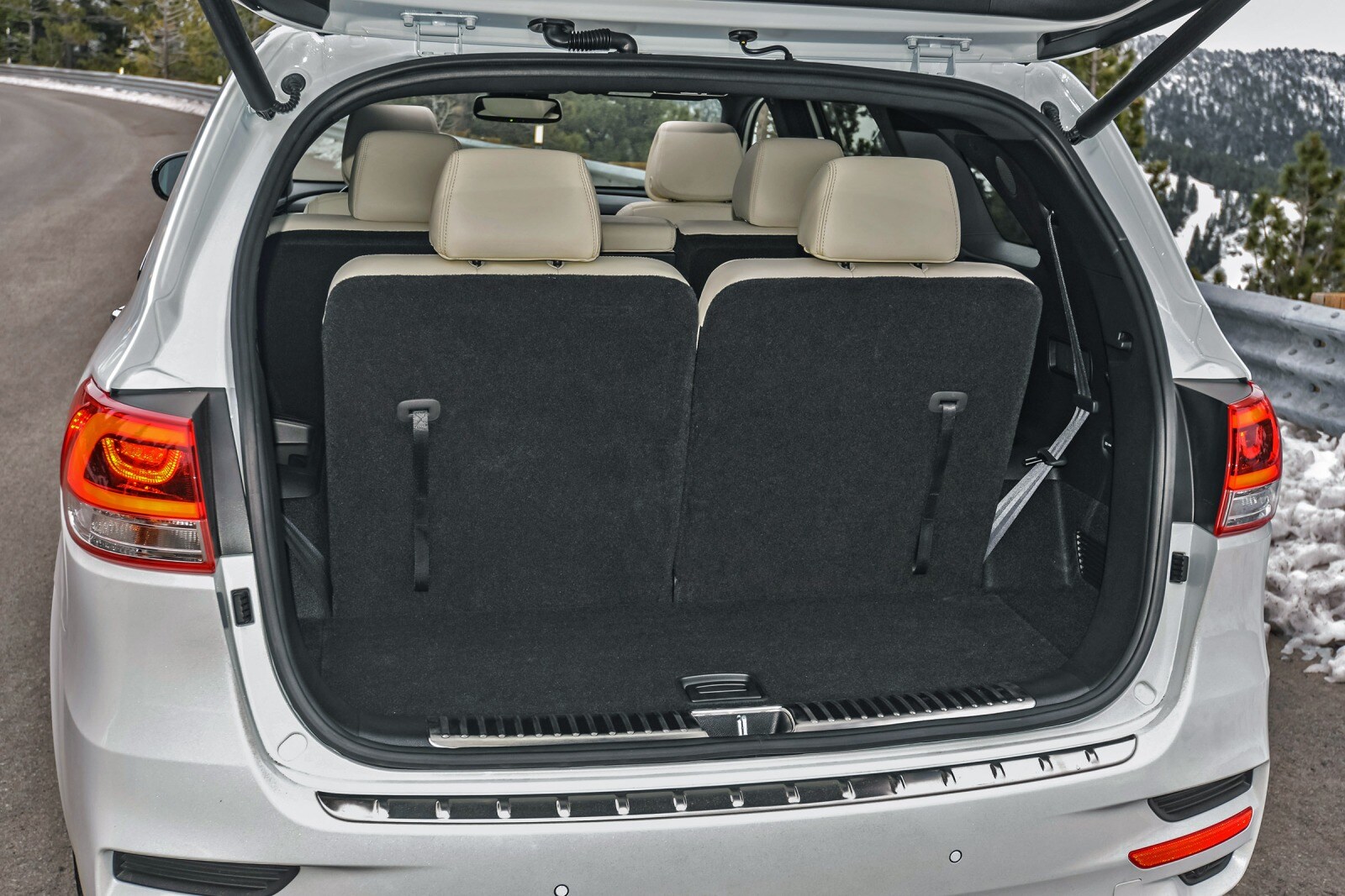 2018 Kia Sorento interior CARGO