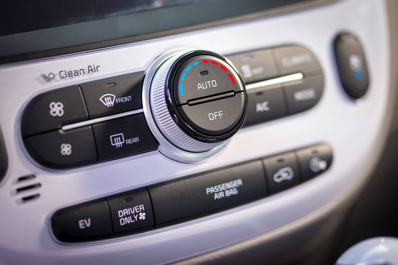 2018 Kia Soul EV interior CC