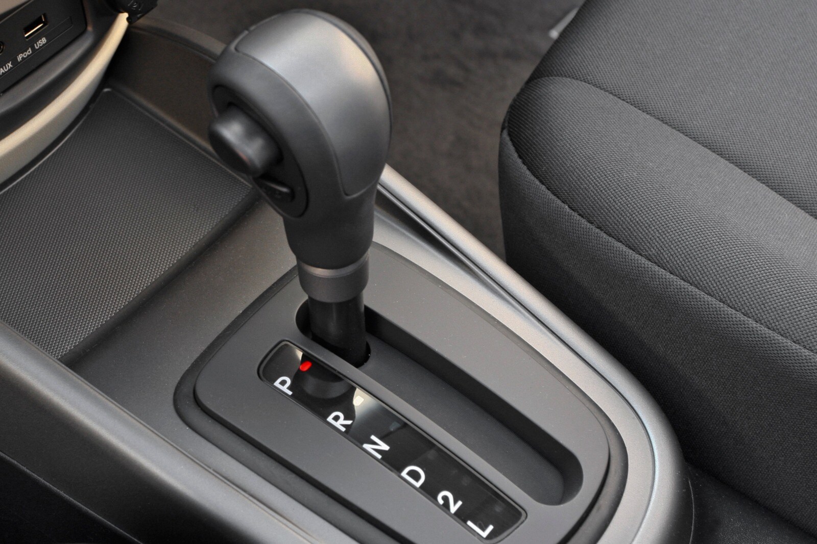 2010 Kia Soul interior SHF