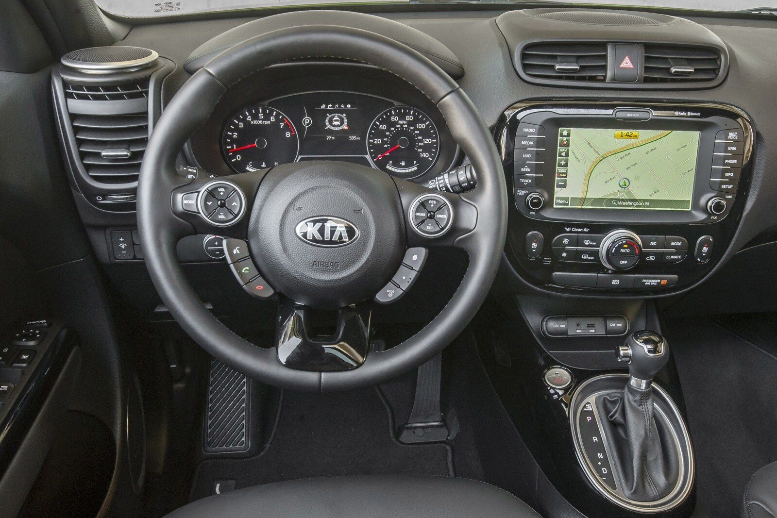 2016 Kia Soul EV interior D