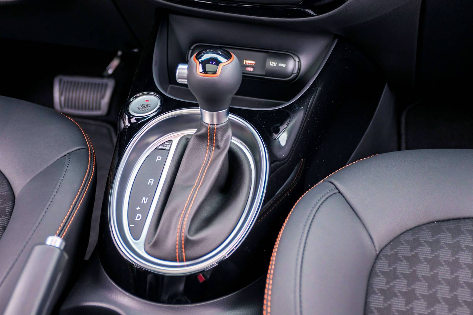 2017 Kia Soul interior SHF