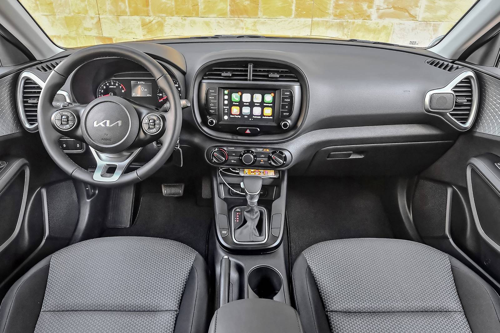 2022 Kia Soul interior D