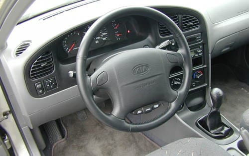 2000 Kia Spectra interior I