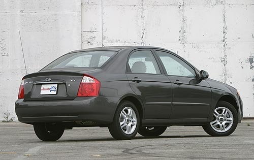 2004 Kia Spectra EX 4dr Sedan