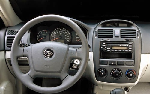 2004 Kia Spectra interior D