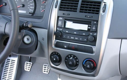 2006 Kia Spectra interior CC