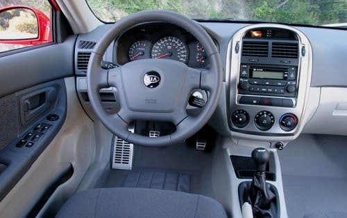 2006 Kia Spectra interior D