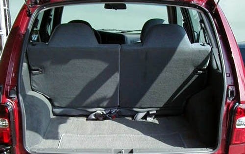 2000 Kia Sportage interior CARGO