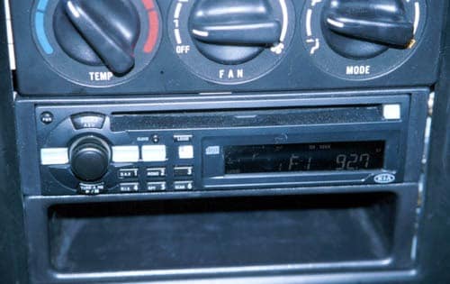 2000 Kia Sportage interior CC