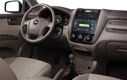 2006 Kia Sportage interior I