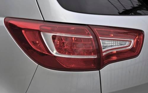 2012 Kia Sportage front safety DETAIL