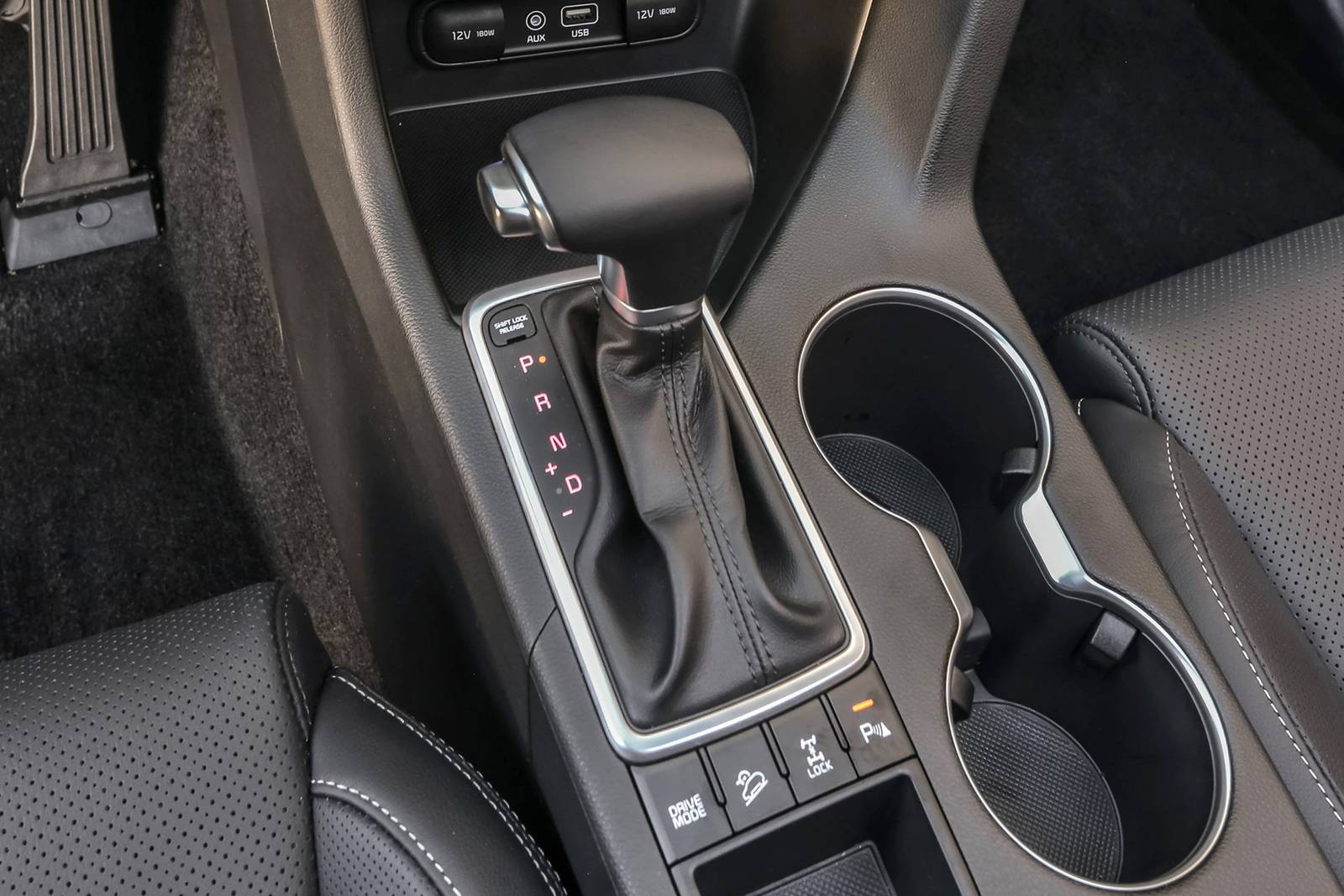 2018 Kia Sportage interior SHF