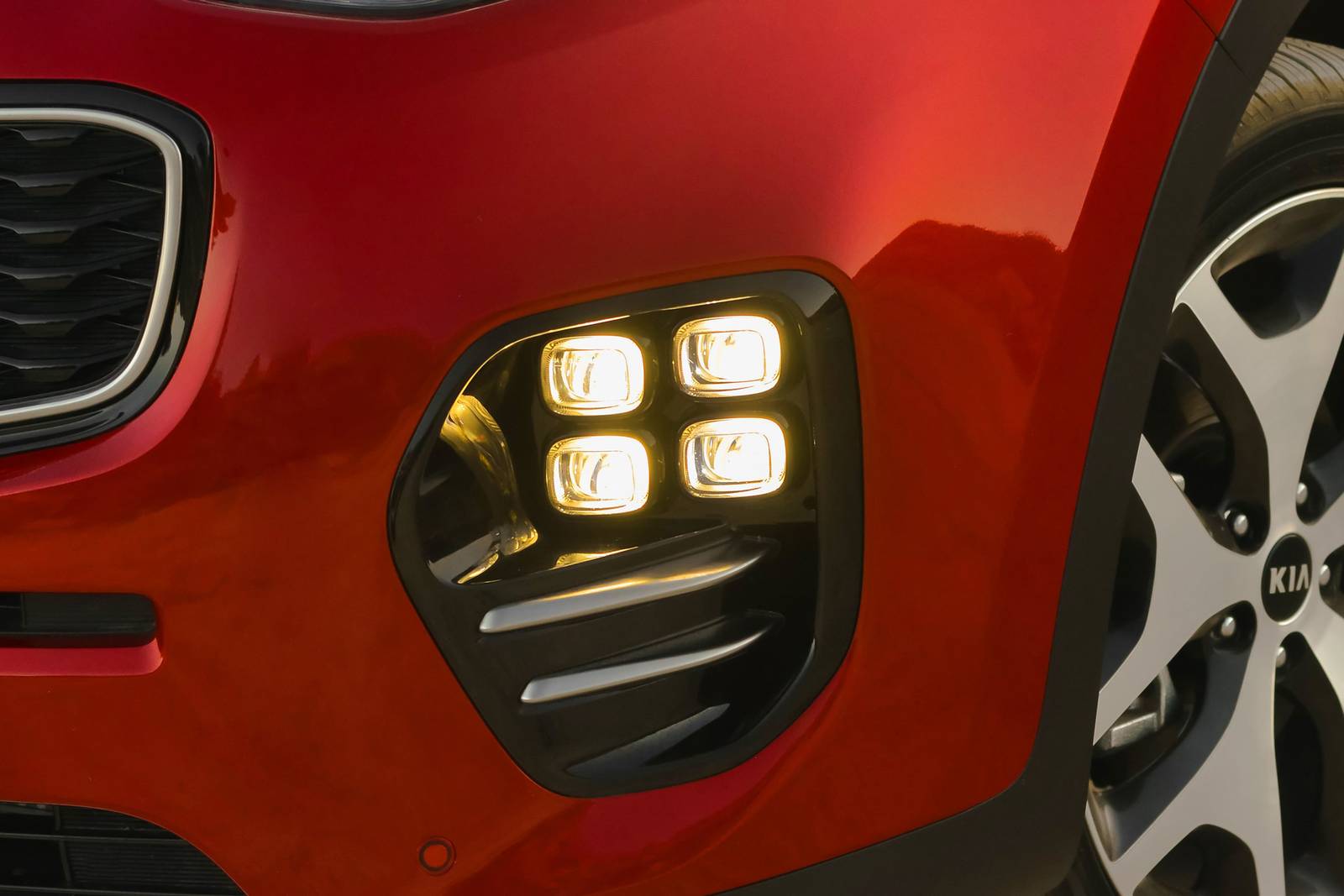 2018 Kia Sportage front safety FOG