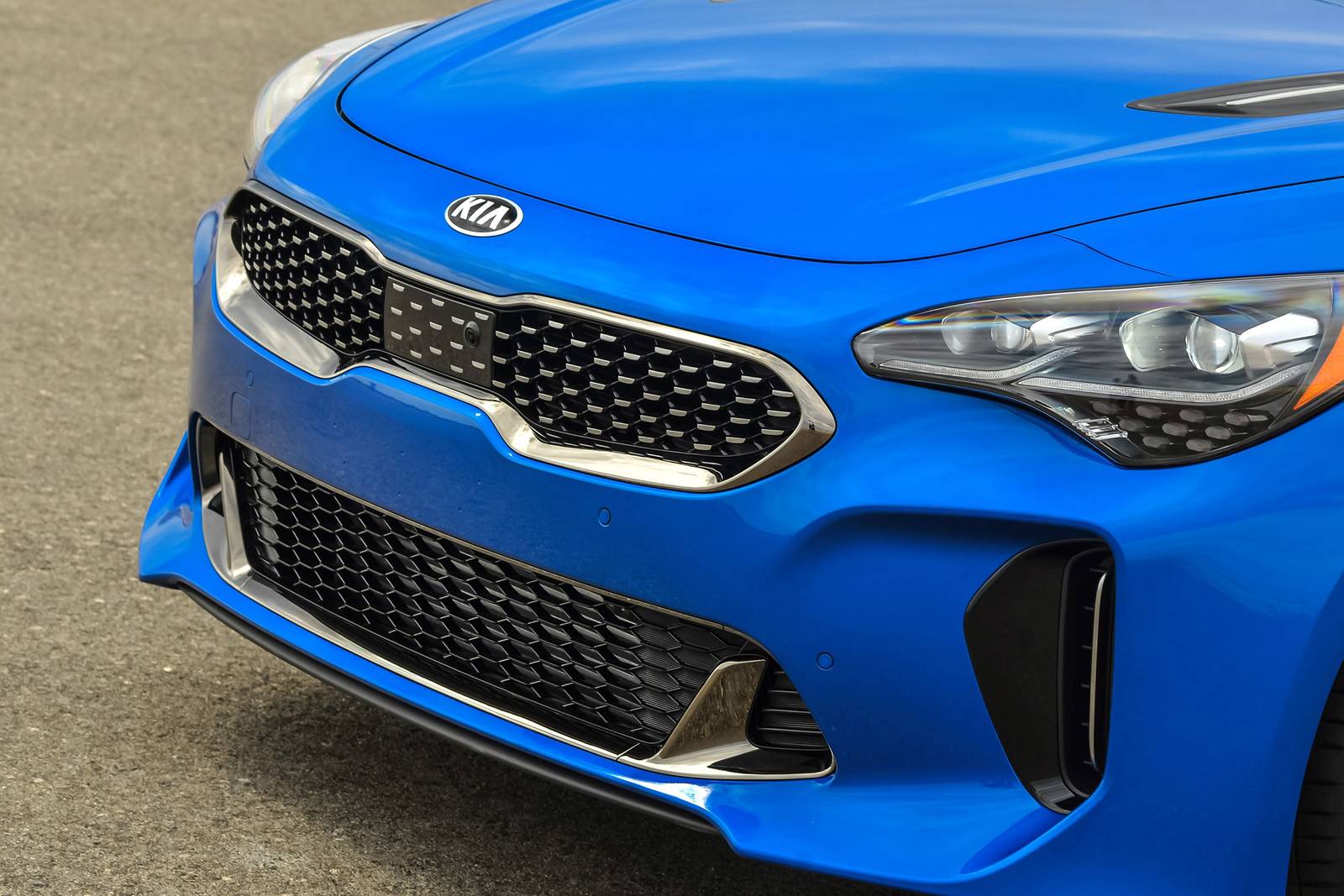 2018 Kia Stinger exterior FBDG