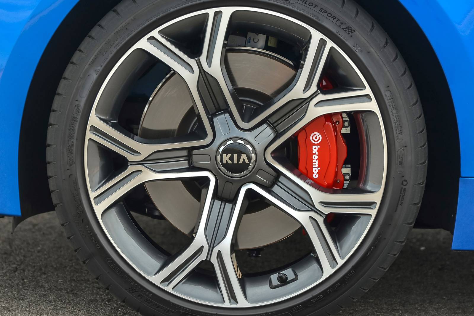 2018 Kia Stinger exterior W