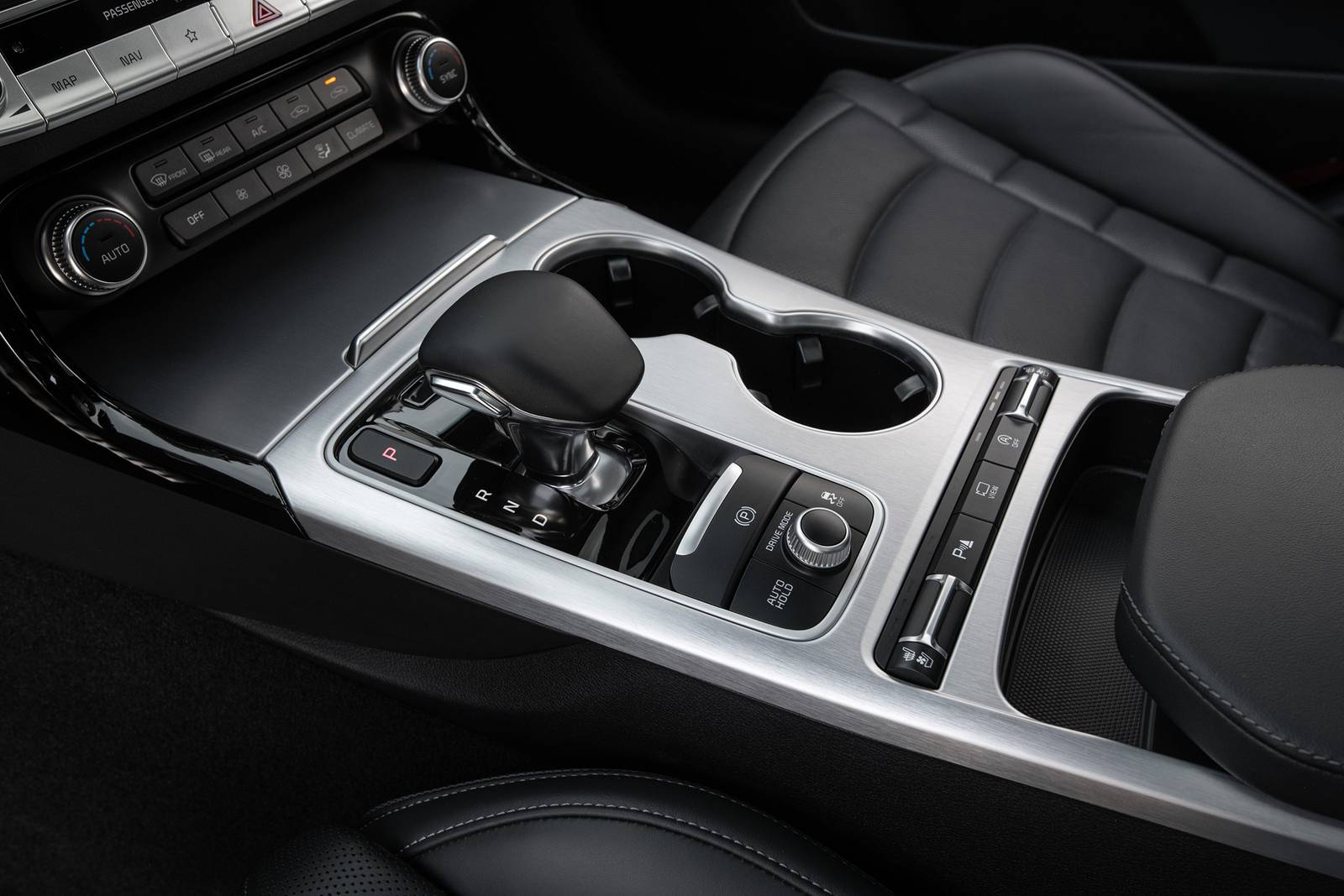 2022 Kia Stinger interior SHF