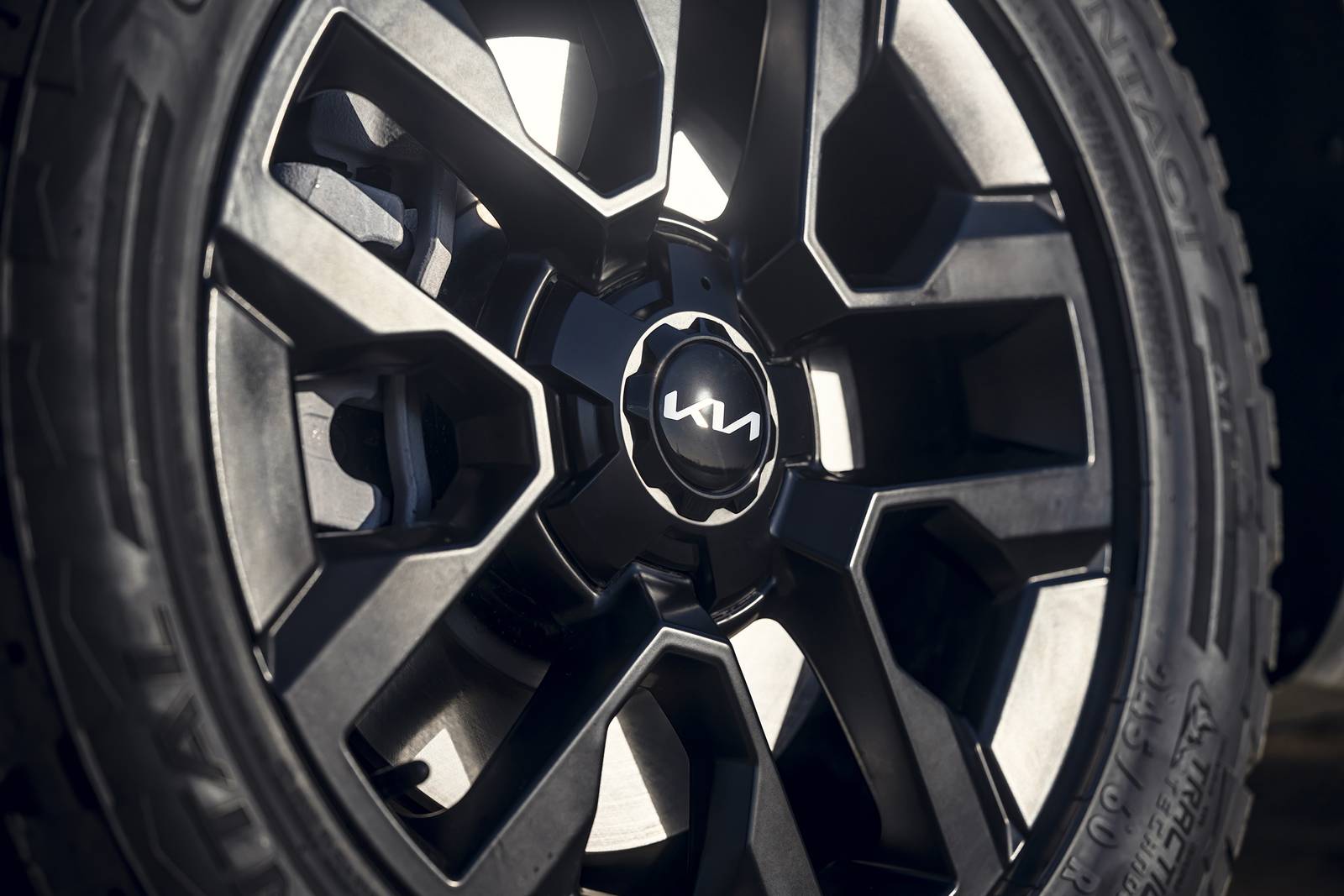 2025 Kia Telluride front safety EDETAIL