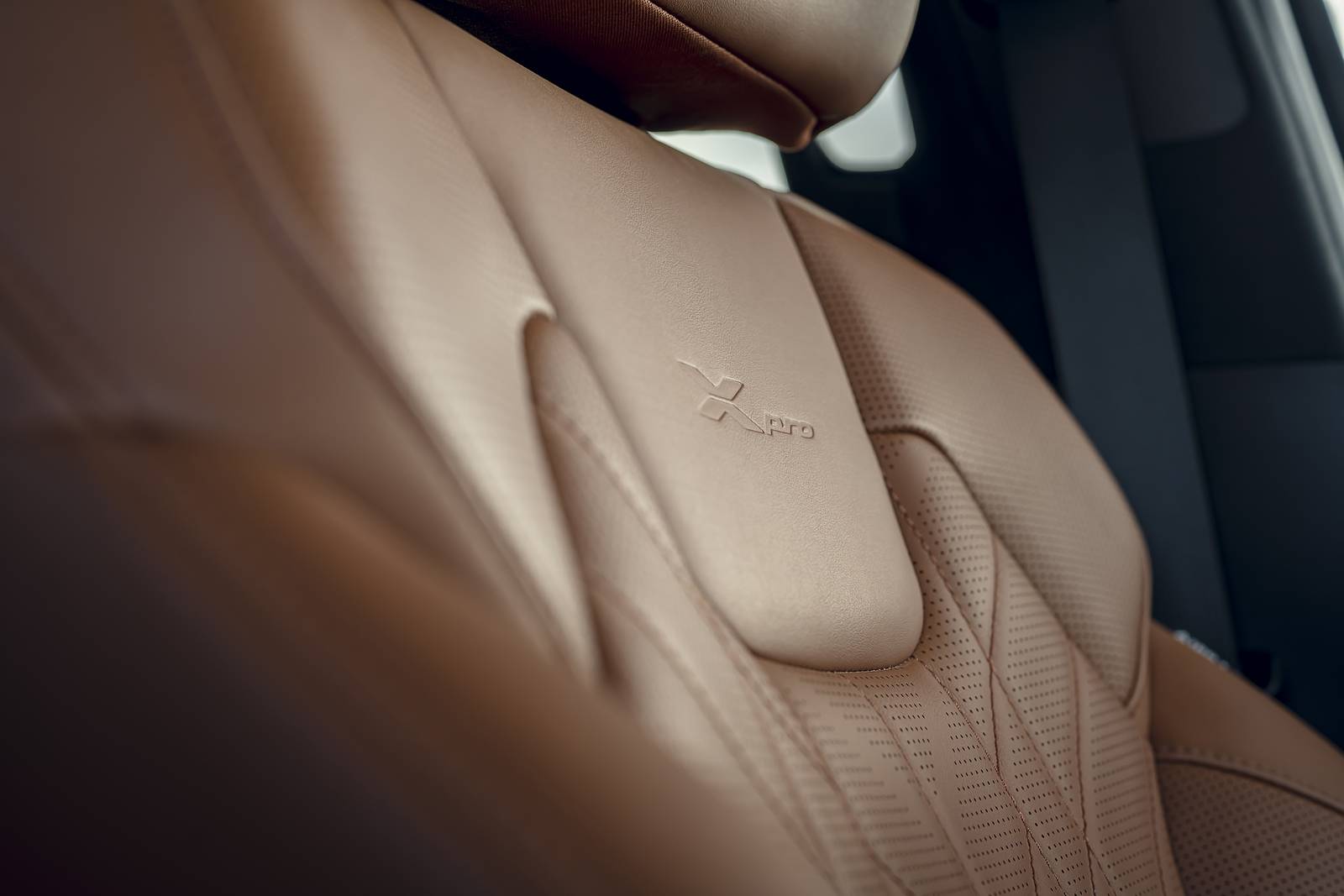 2025 Kia Telluride front safety DETAIL