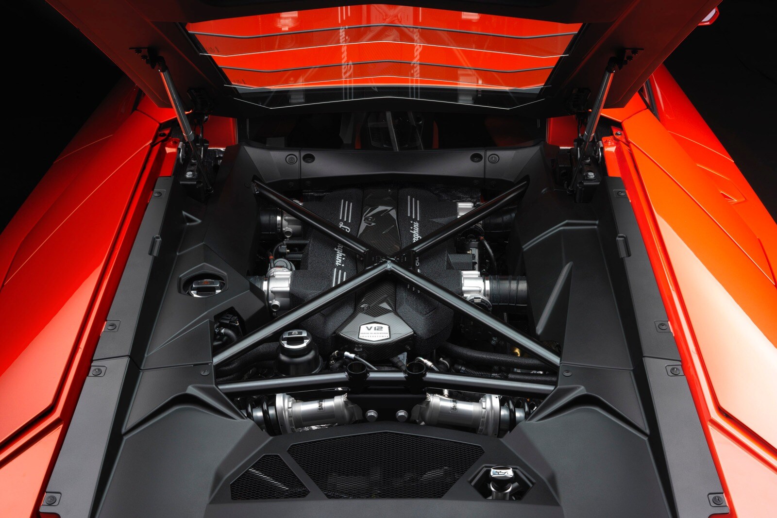 2016 Lamborghini Aventador exterior E