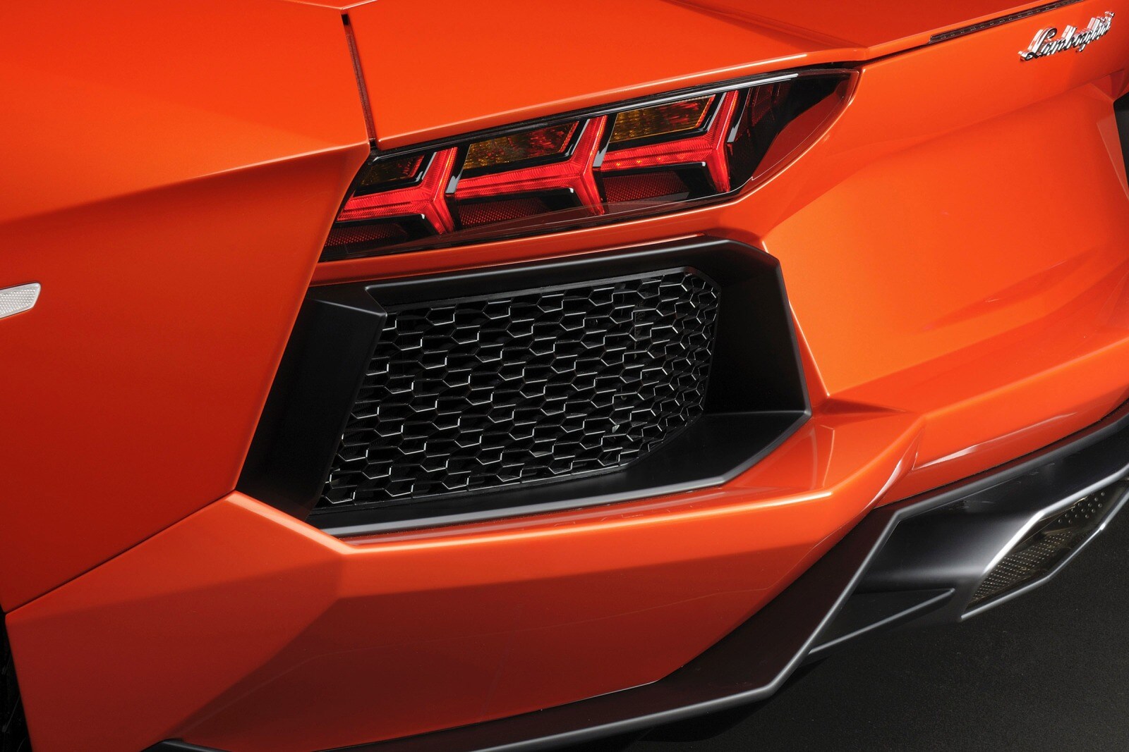 2016 Lamborghini Aventador exterior EDETAIL