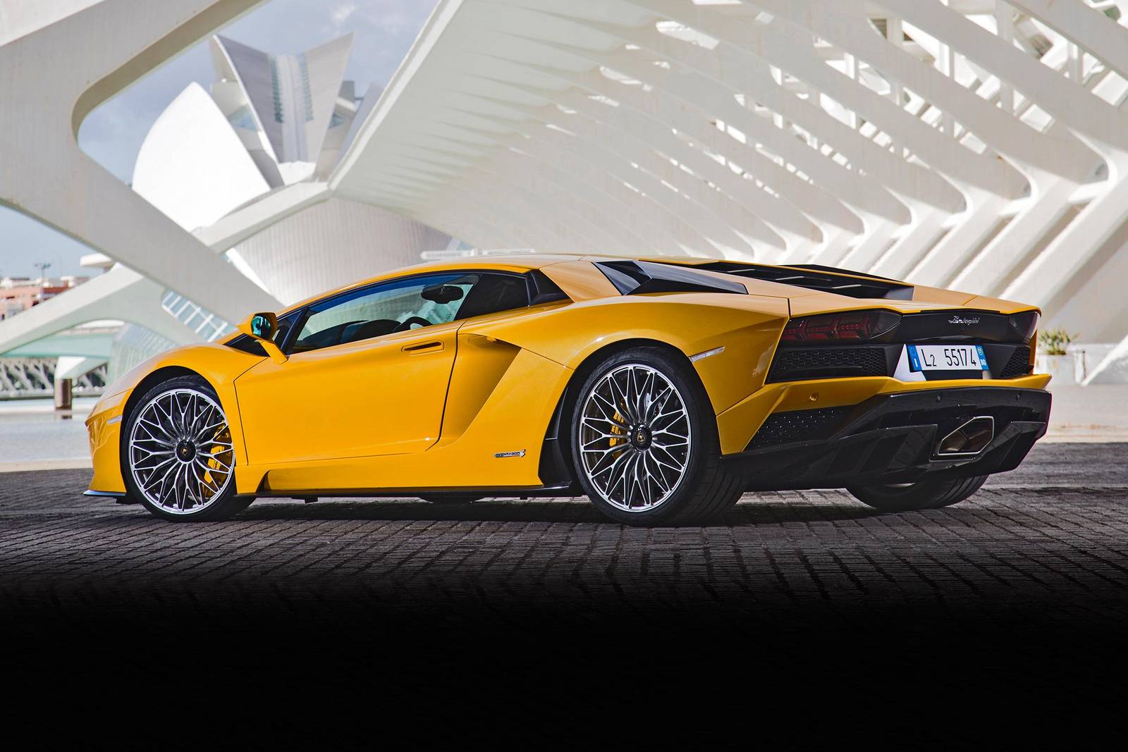 2019 Lamborghini Aventador exterior F