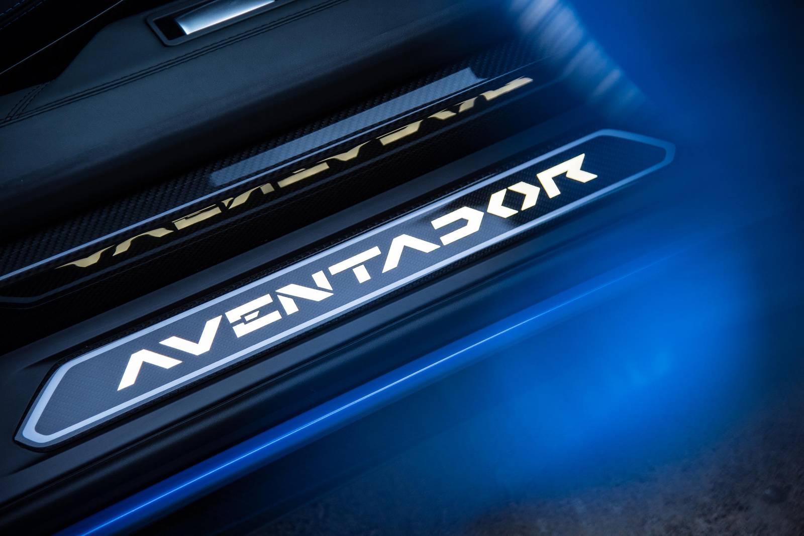 2019 Lamborghini Aventador interior DETAIL