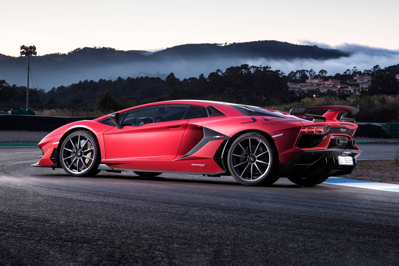 2020 Lamborghini Aventador exterior F