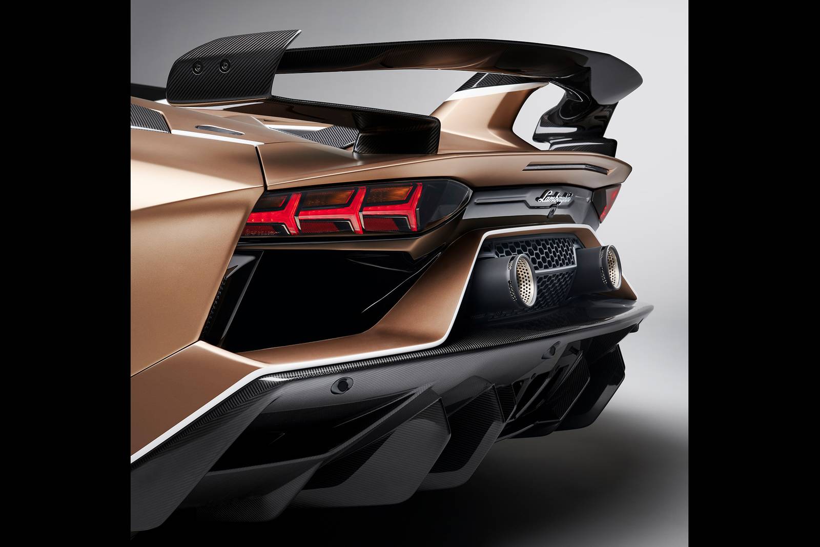 2020 Lamborghini Aventador exterior EDETAIL