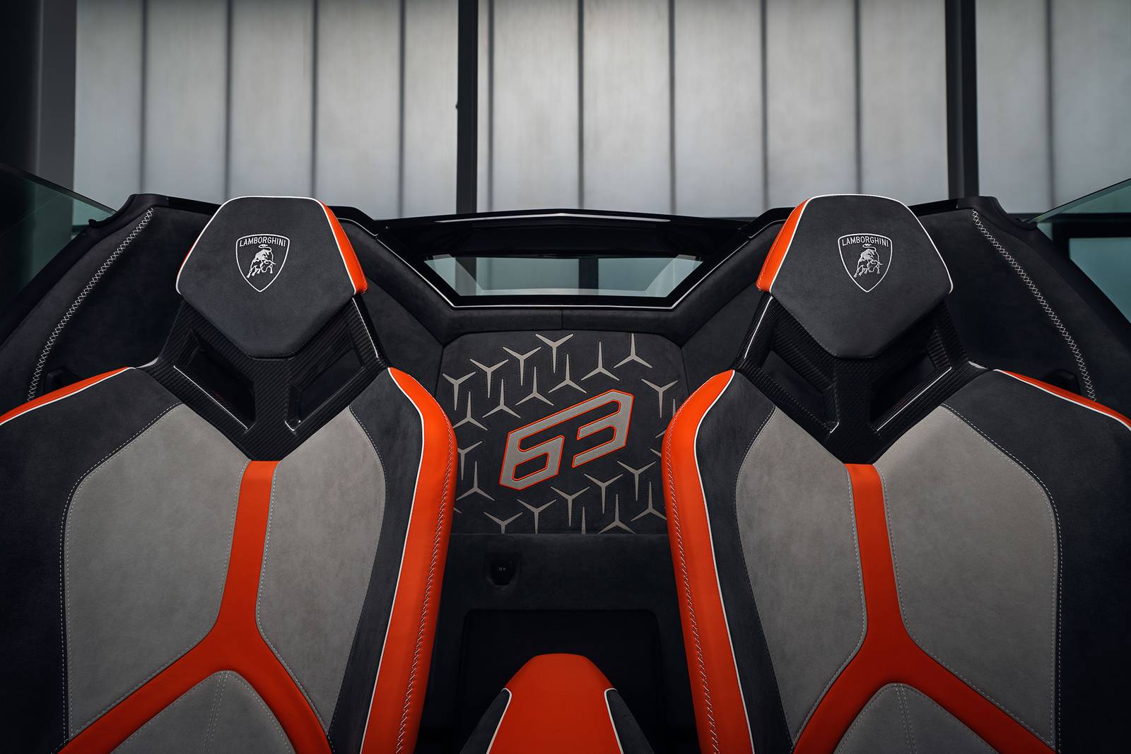 2020 Lamborghini Aventador interior DETAIL