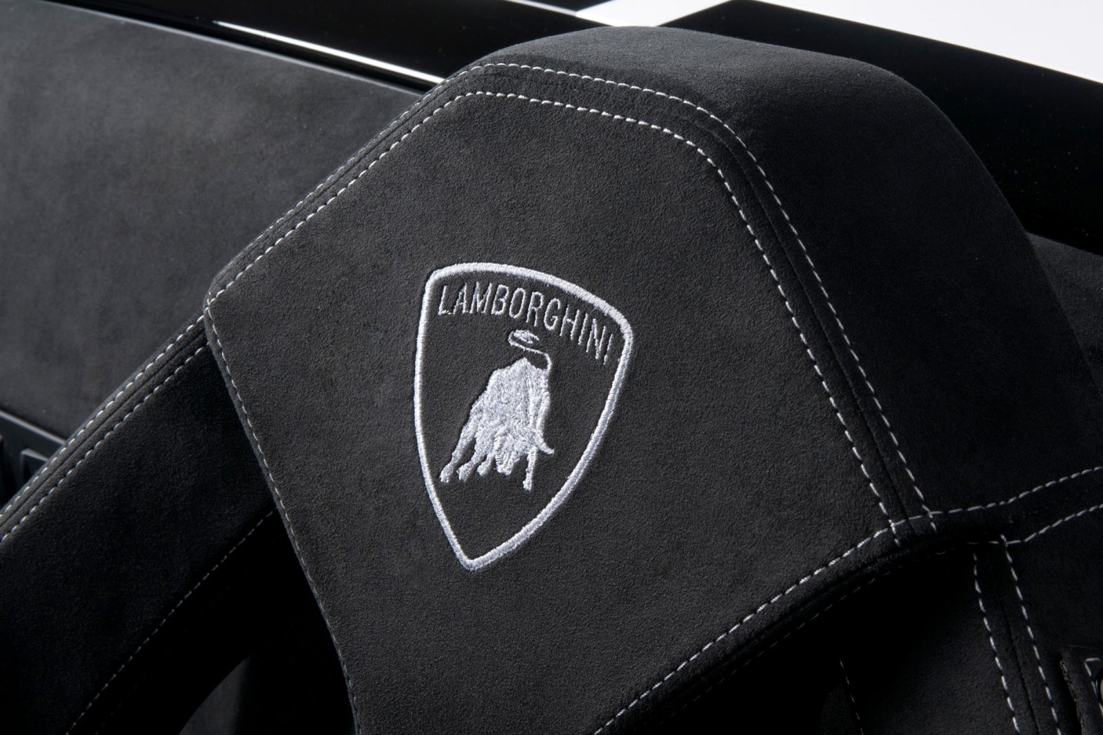 2012 Lamborghini Gallardo interior DETAIL