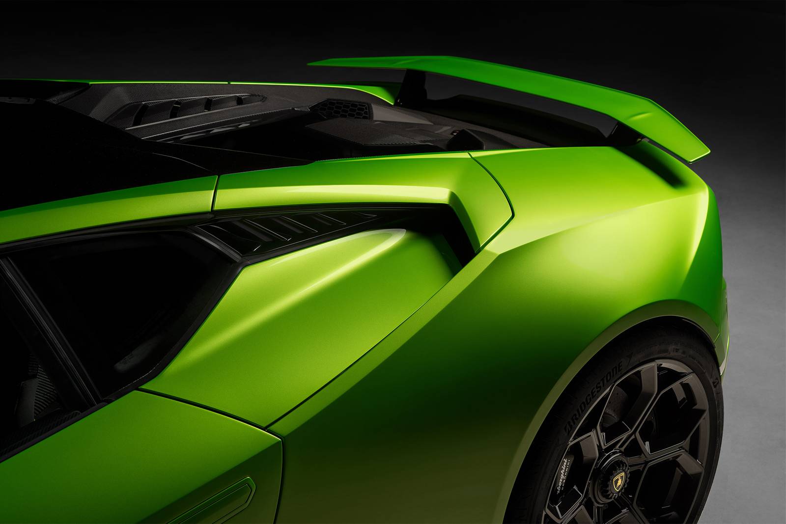 2023 Lamborghini Huracan exterior EDETAIL