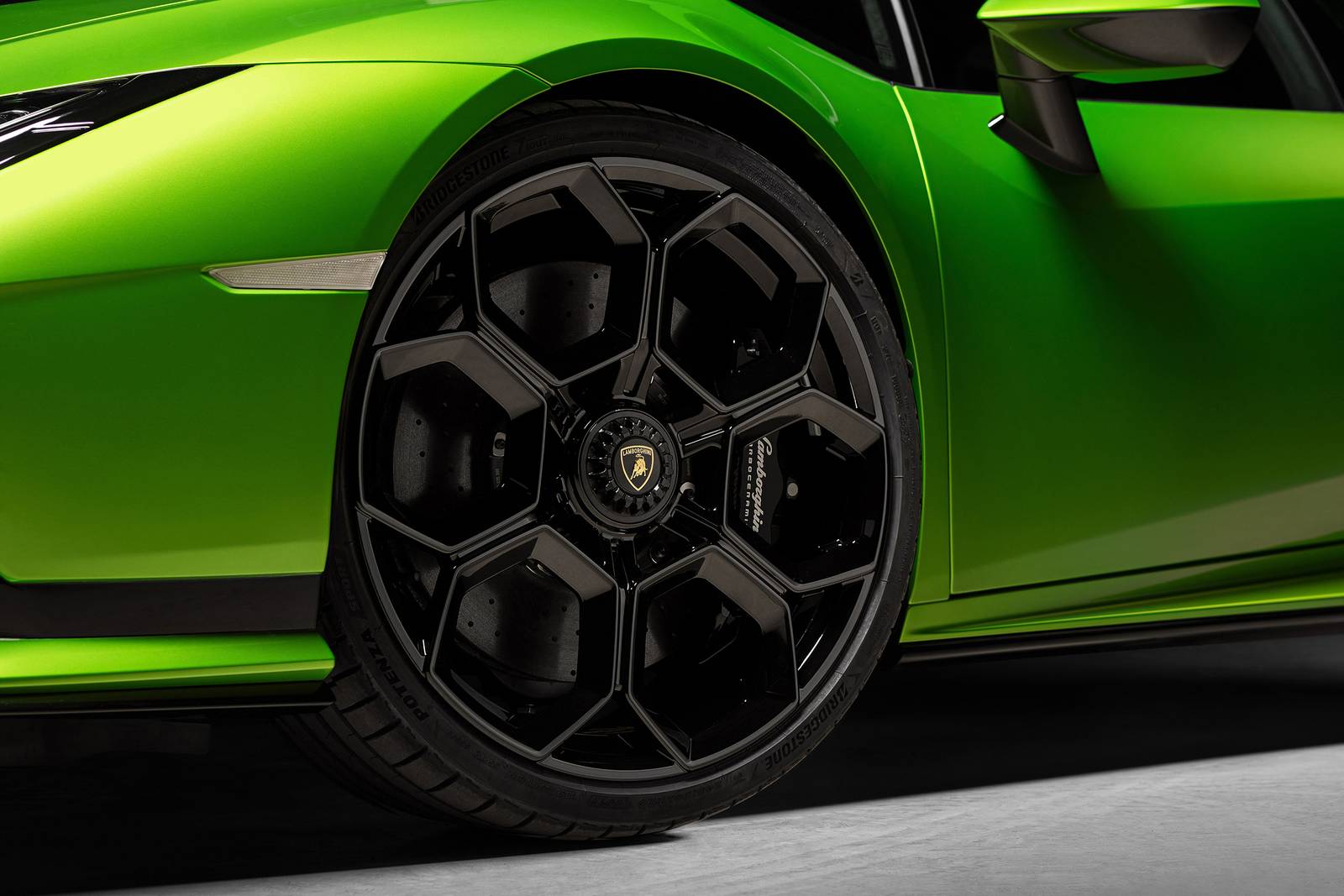 2023 Lamborghini Huracan exterior W