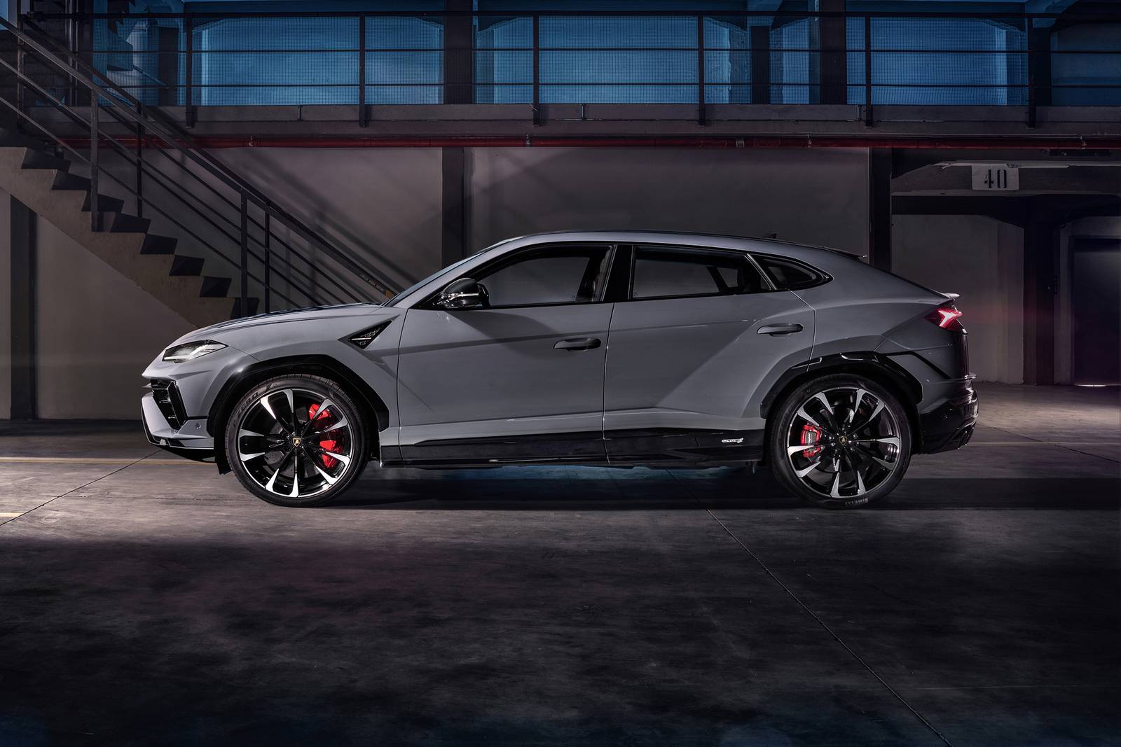 2023 Lamborghini Urus exterior S