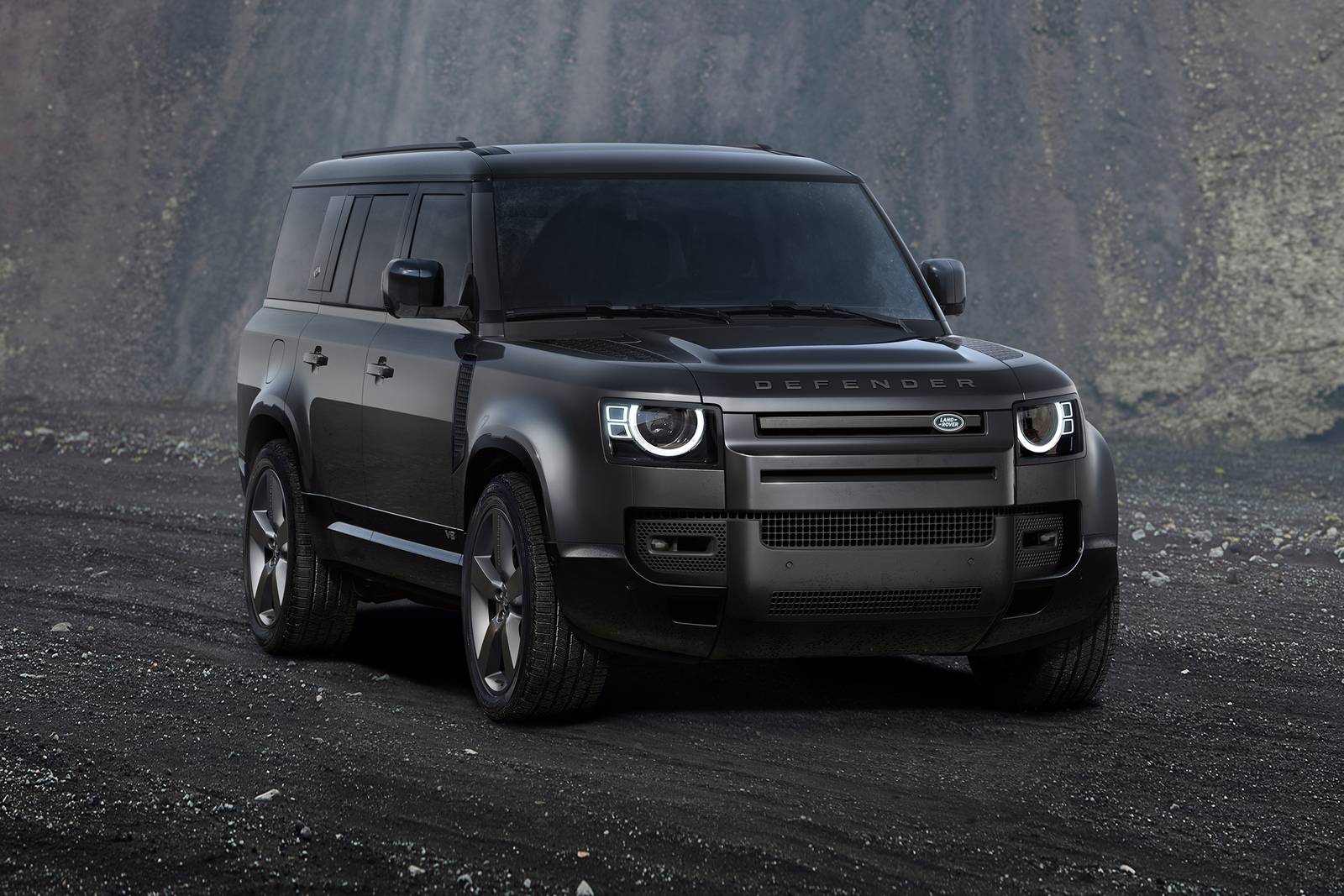 2025 Land Rover Defender — OEM photo 5