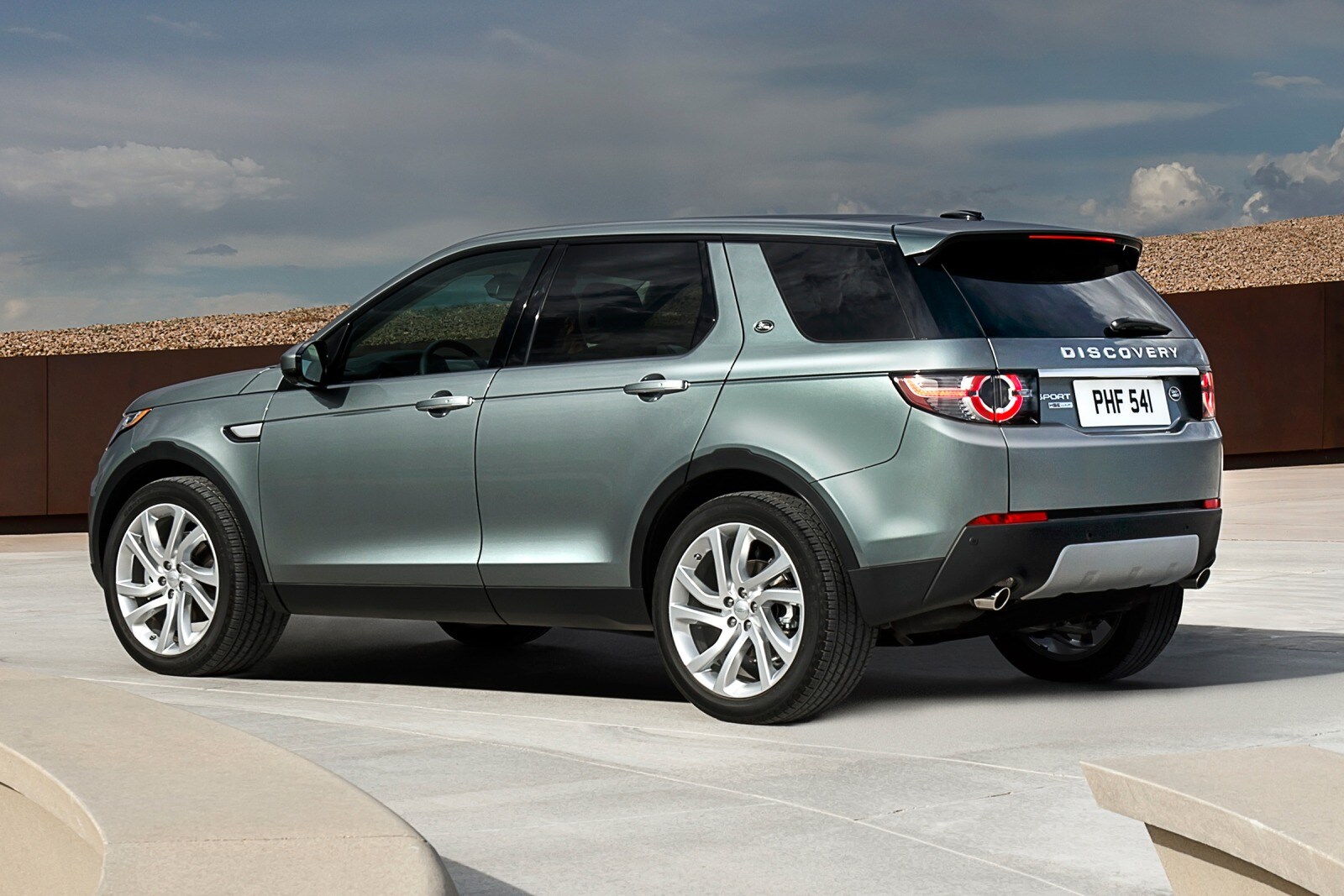 2017 Land Rover Discovery Sport exterior F