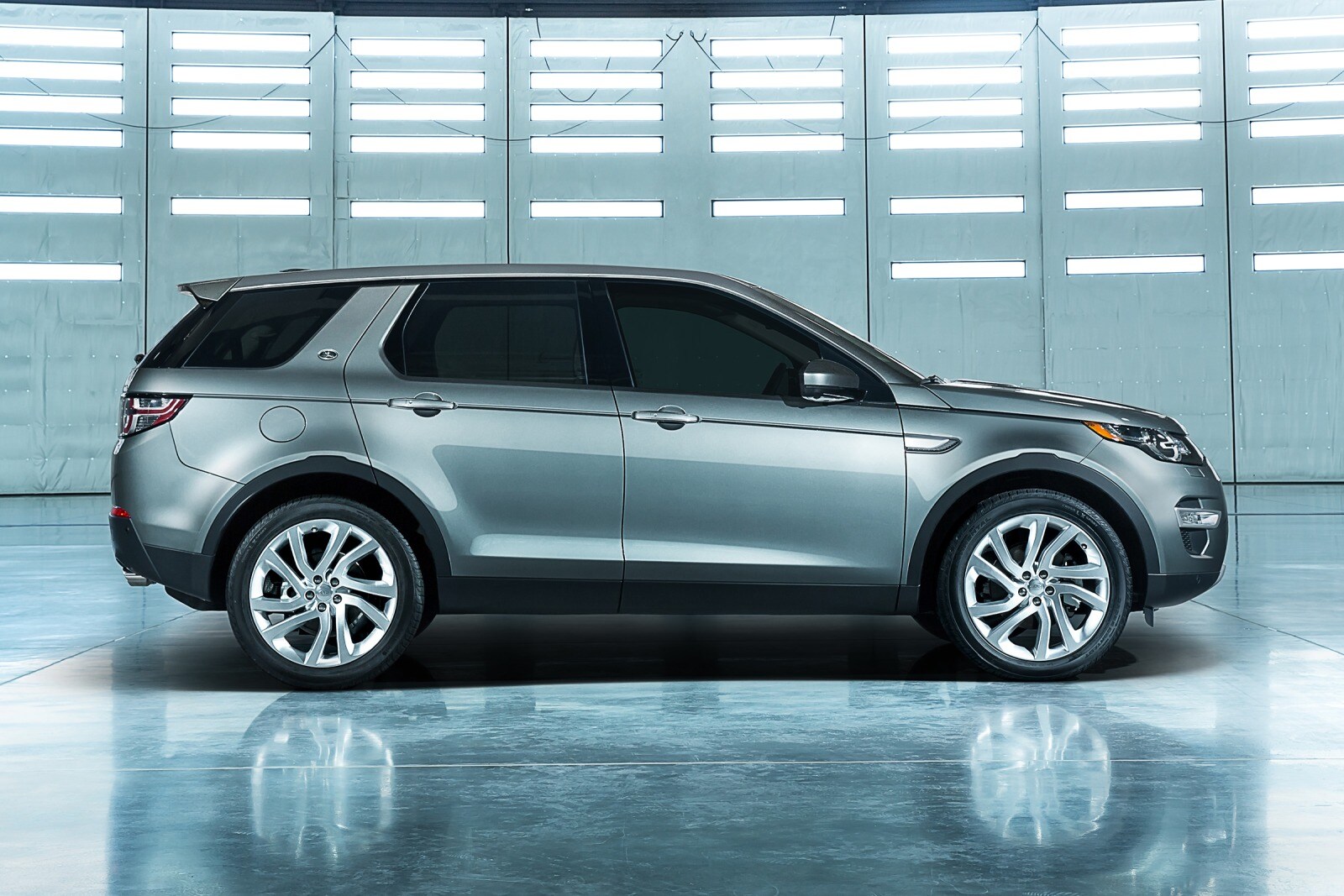 2017 Land Rover Discovery Sport exterior S