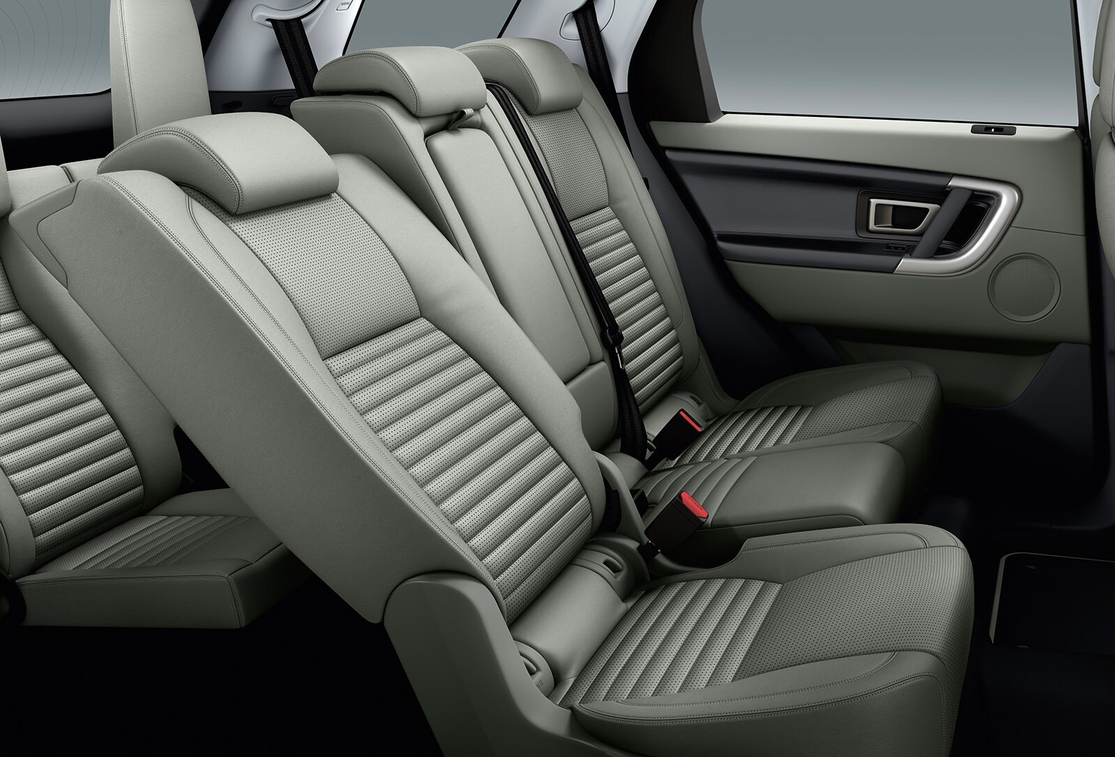 2017 Land Rover Discovery Sport interior RI