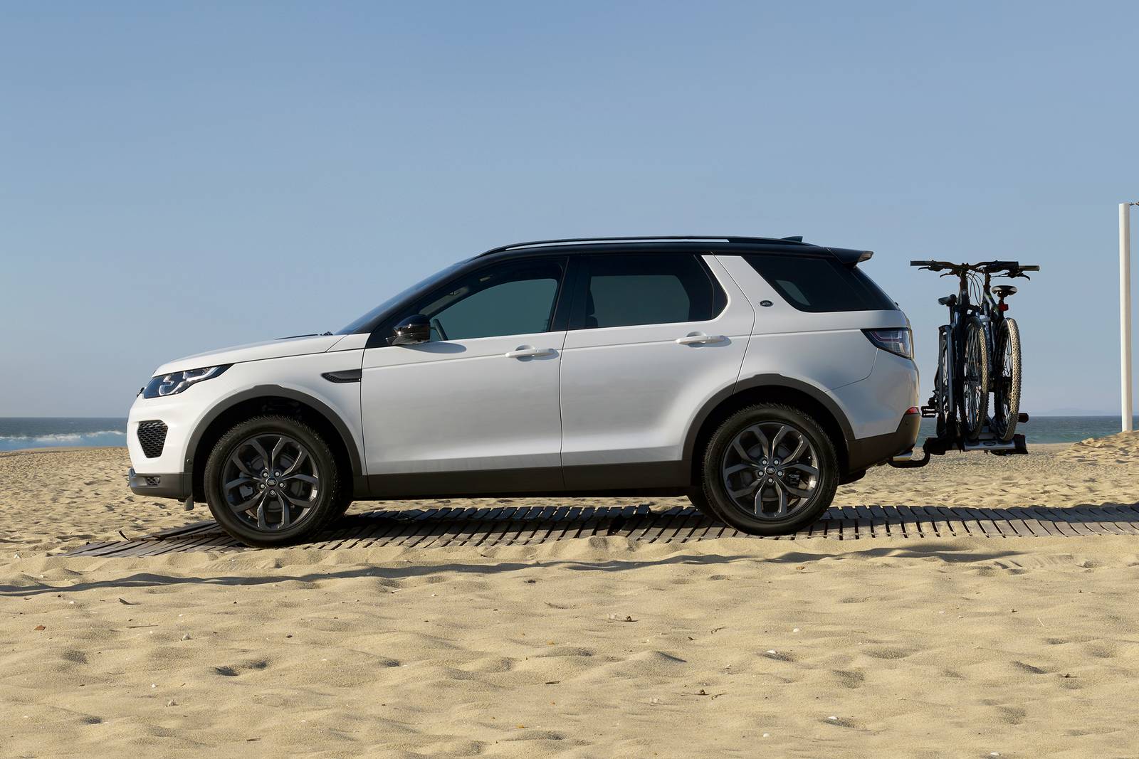 2019 Land Rover Discovery Sport — OEM photo 4