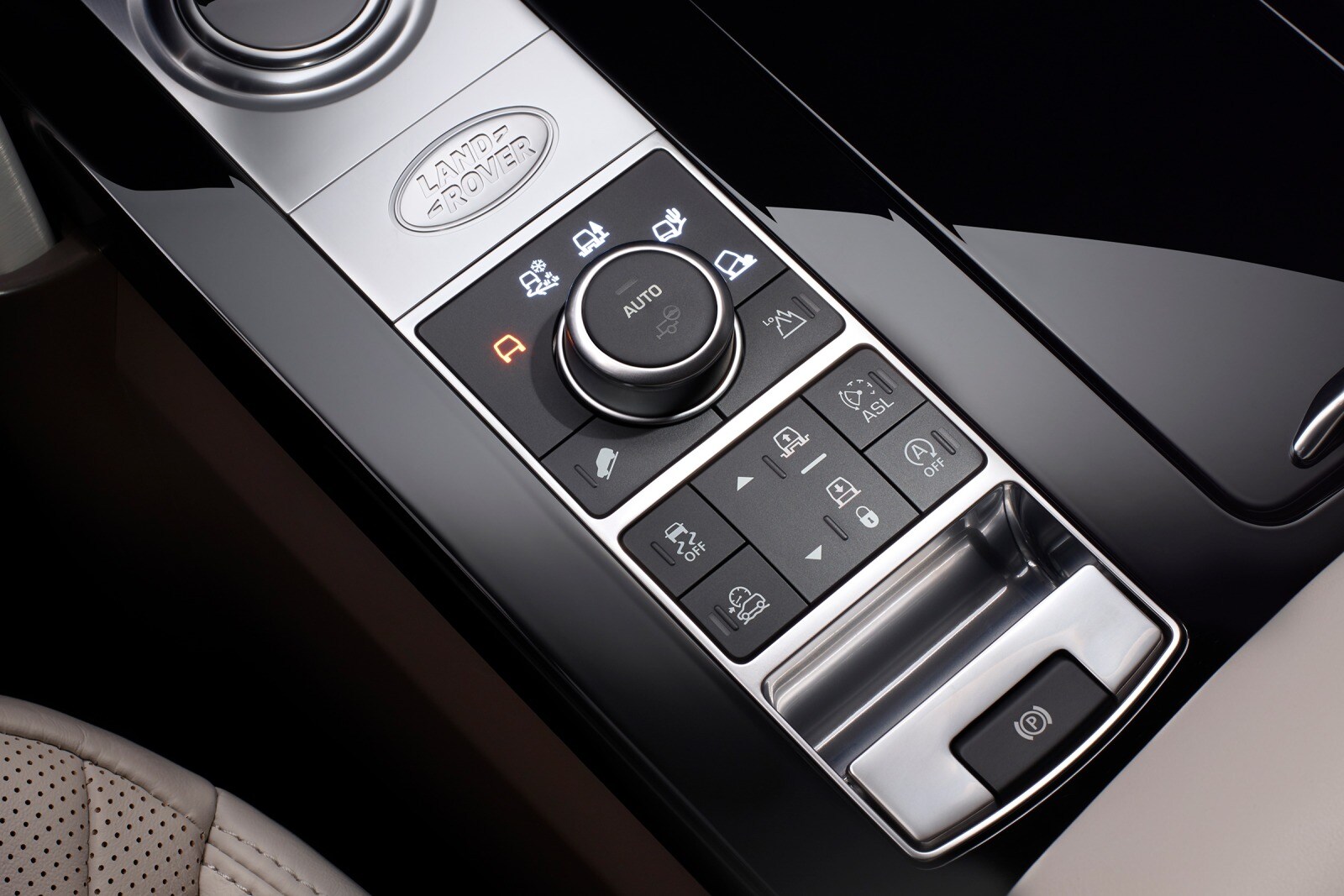 2017 Land Rover Discovery Sport interior AUXCTRL