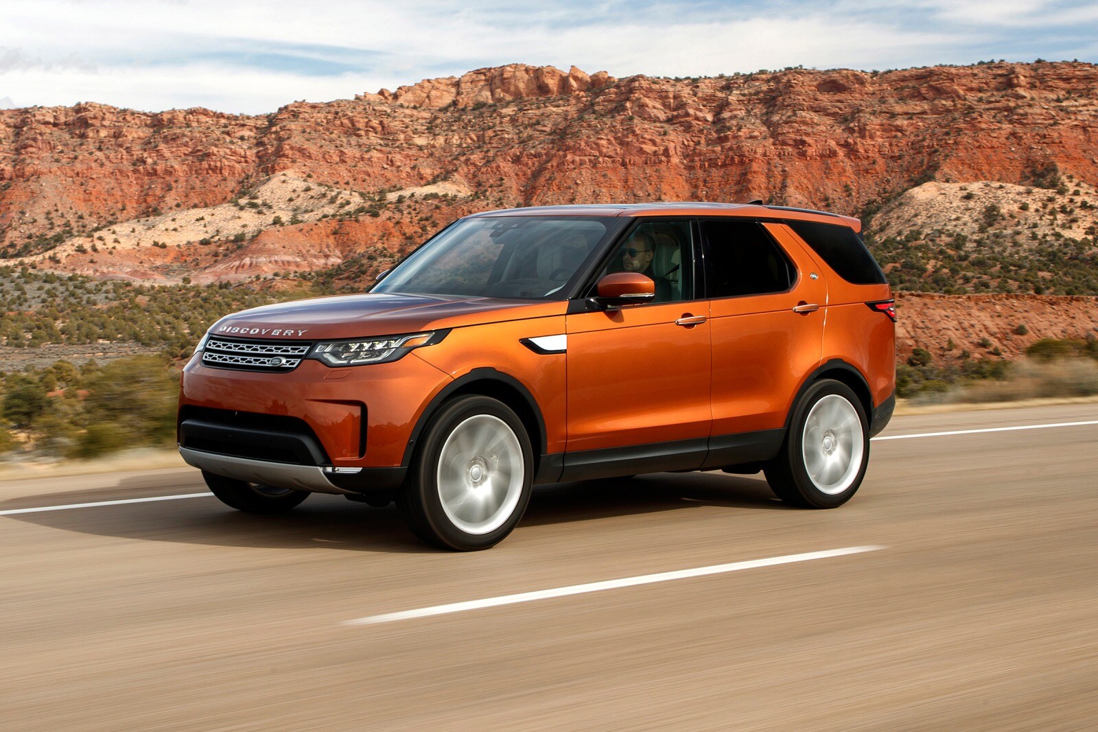2017 Land Rover Discovery HSE Td6 4dr SUV Exterior Shown