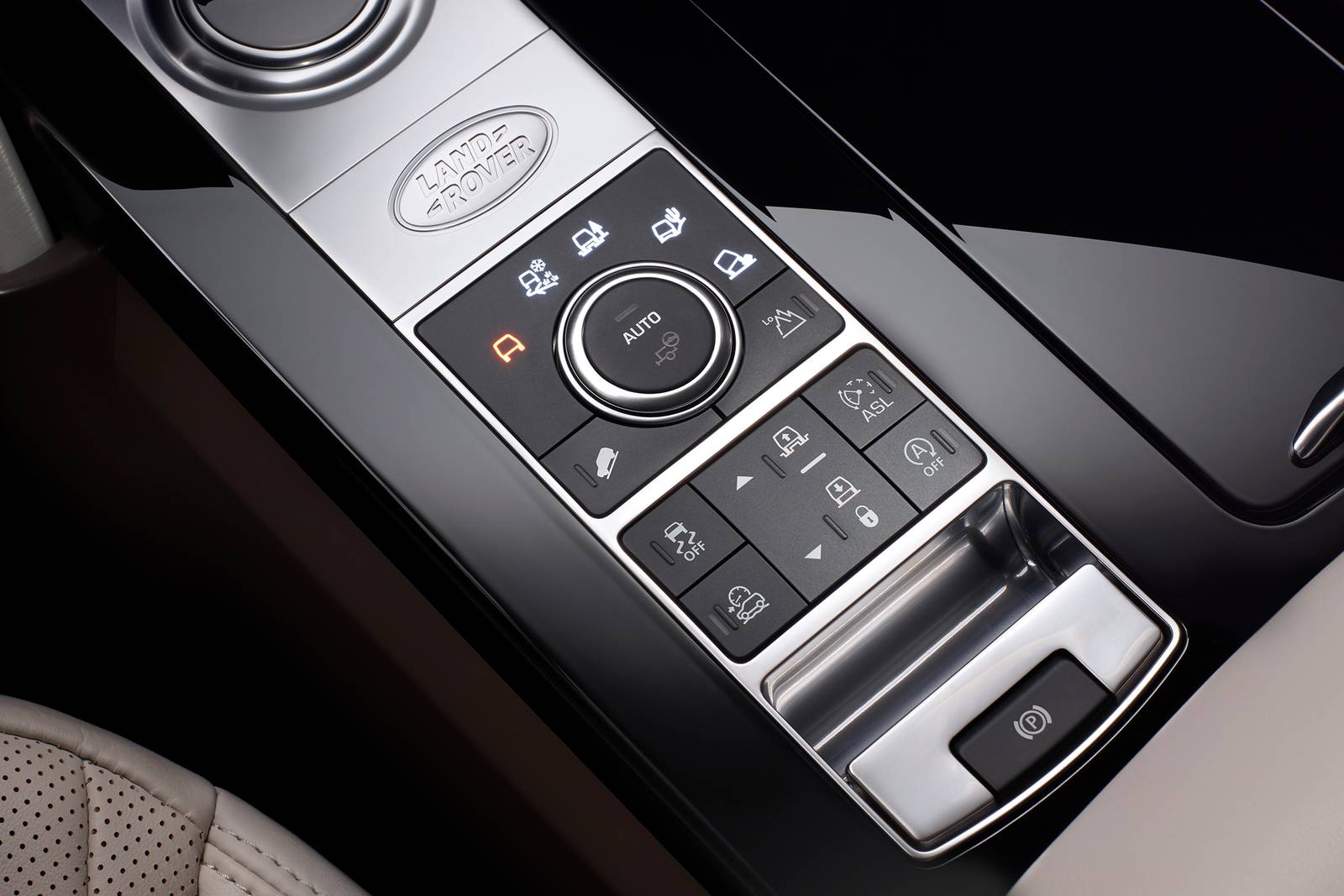 2018 Land Rover Discovery Sport interior AUXCTRL