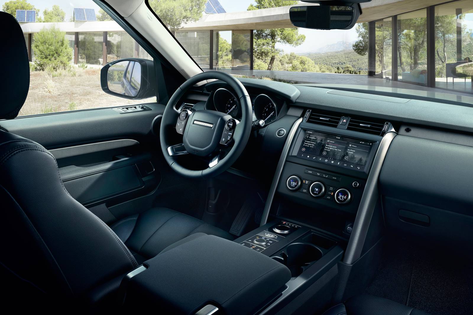 2020 Land Rover Discovery interior D