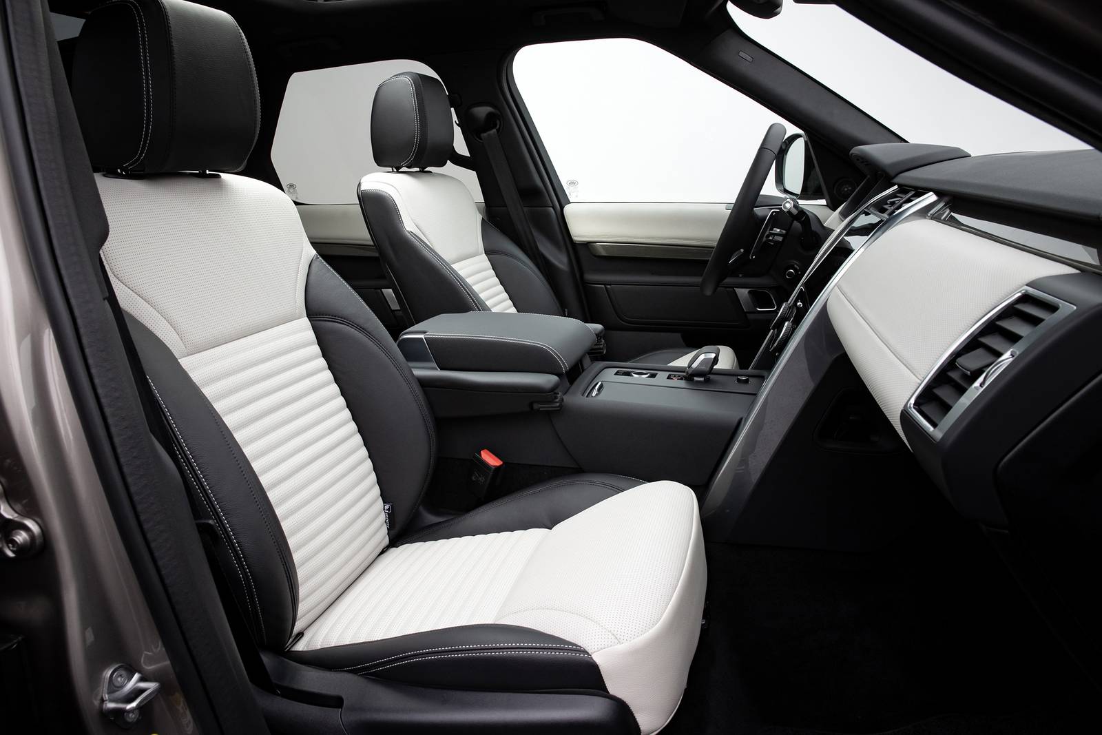 2021 Land Rover Discovery interior I