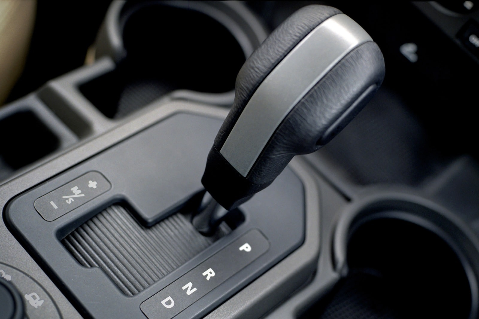 2007 Land Rover LR3 interior SHF