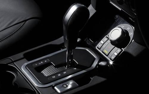 2010 Land Rover LR4 interior CC