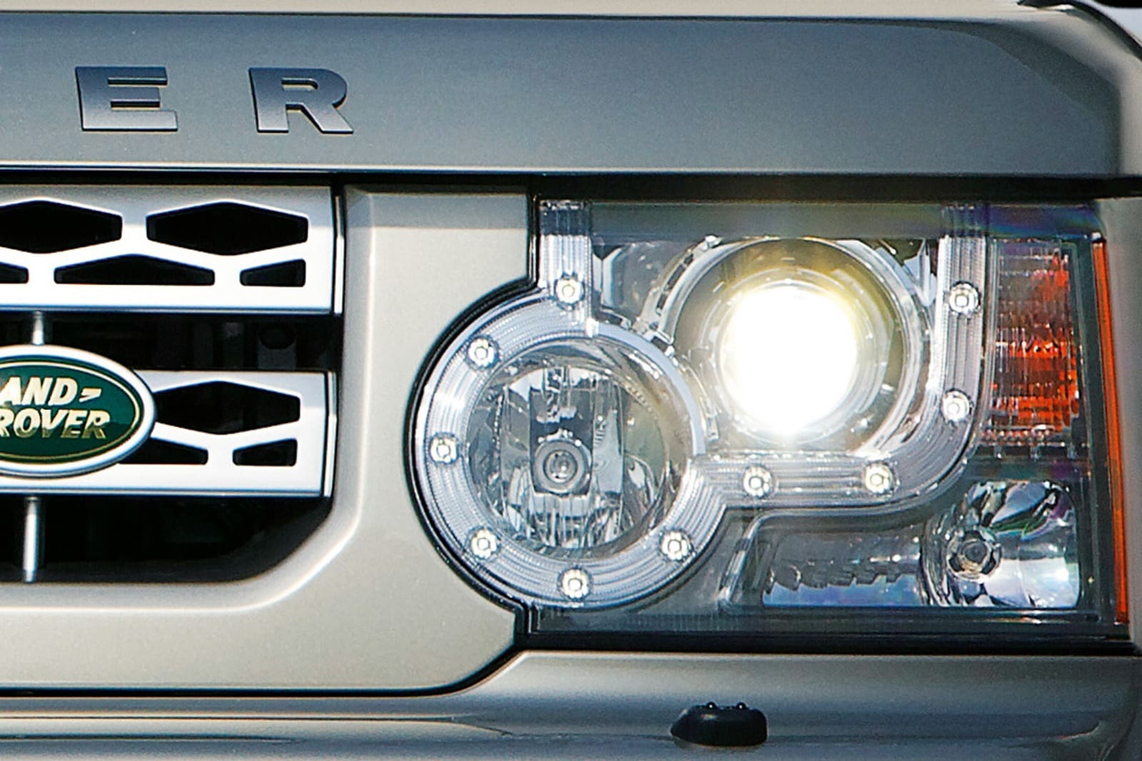2010 Land Rover LR4 exterior EDETAIL